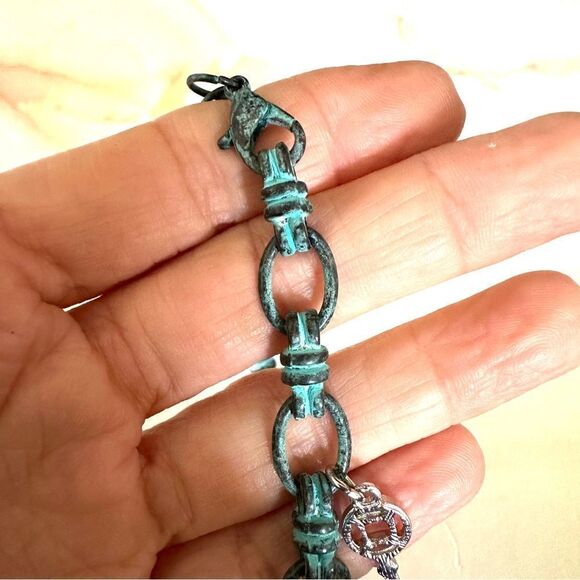 Blue metal key charm bracelet - Picture 7 of 9